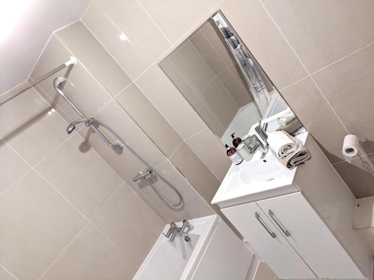 Koala & Tree - Renovated 2 Bed In Centre - Short Lets & Serviced Cambridge (Cambridgeshire)